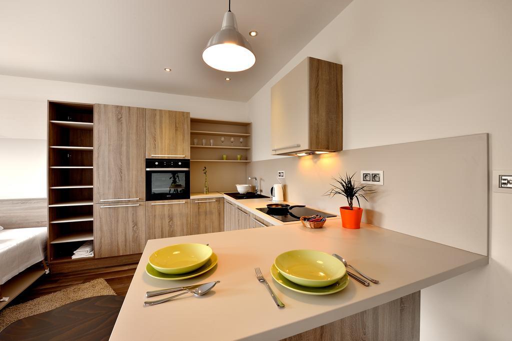 Ambiente Serviced Apartments - Dunajska Pozsony Kültér fotó