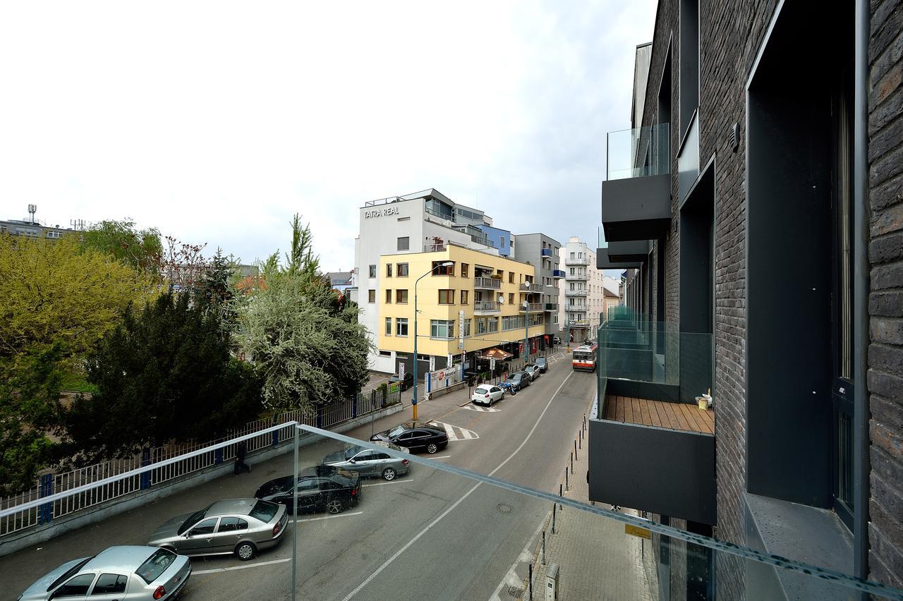 Ambiente Serviced Apartments - Dunajska Pozsony Kültér fotó