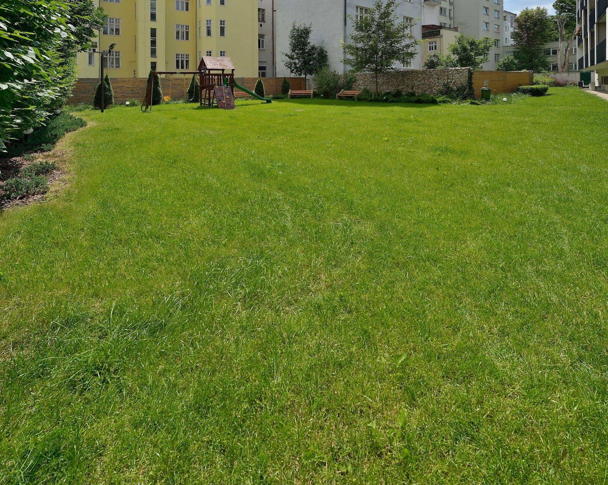 Ambiente Serviced Apartments - Dunajska Pozsony Kültér fotó