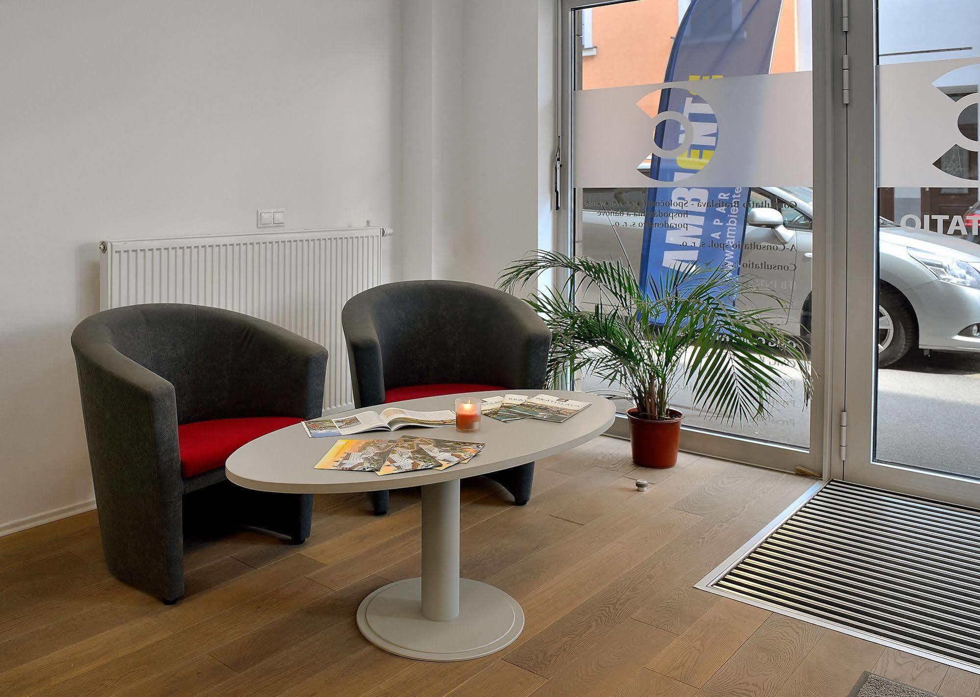 Ambiente Serviced Apartments - Dunajska Pozsony Kültér fotó