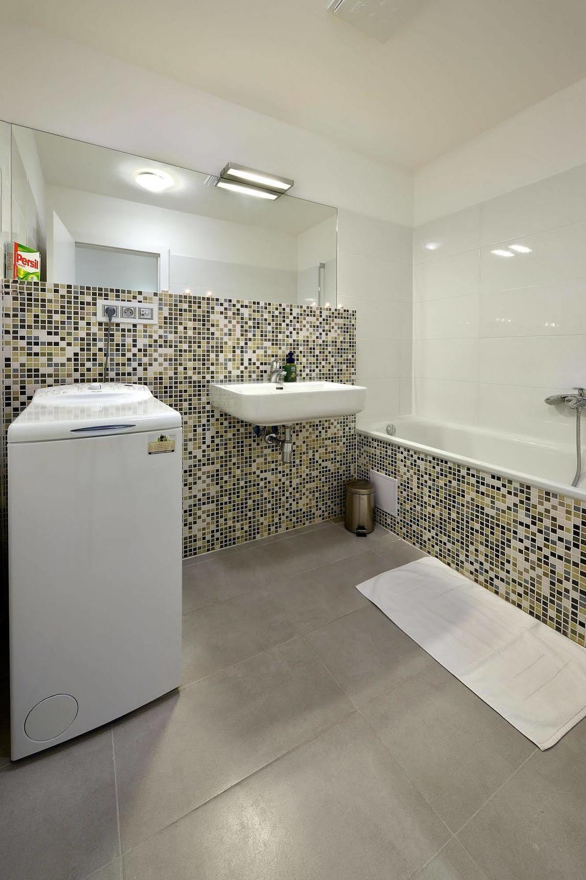 Ambiente Serviced Apartments - Dunajska Pozsony Kültér fotó