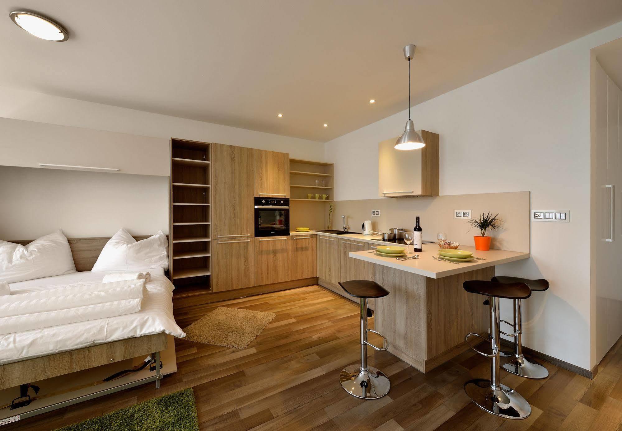Ambiente Serviced Apartments - Dunajska Pozsony Kültér fotó