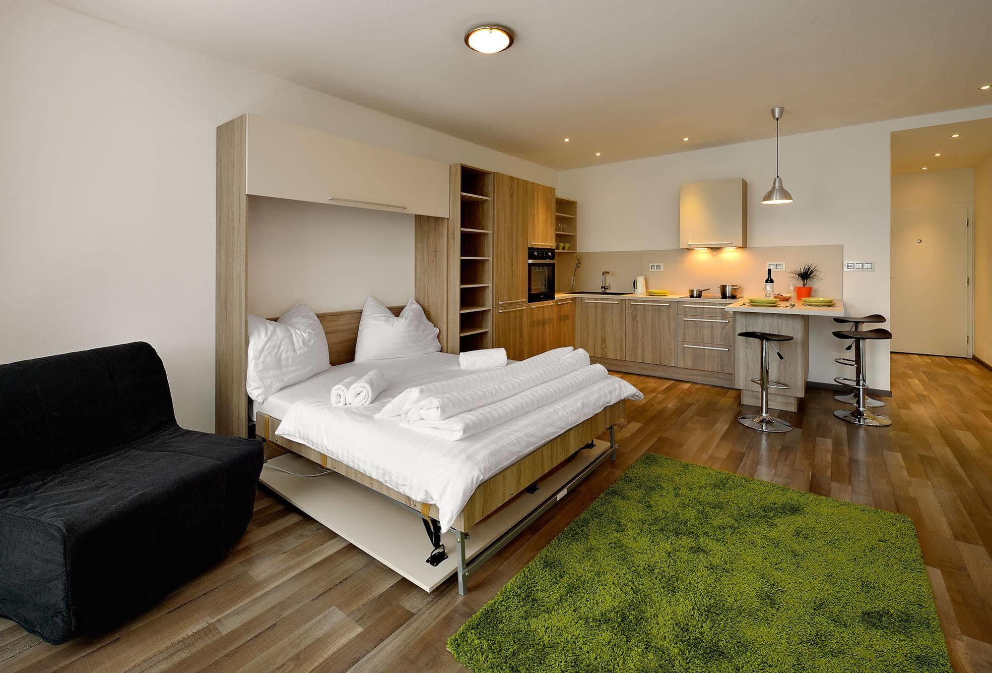 Ambiente Serviced Apartments - Dunajska Pozsony Kültér fotó