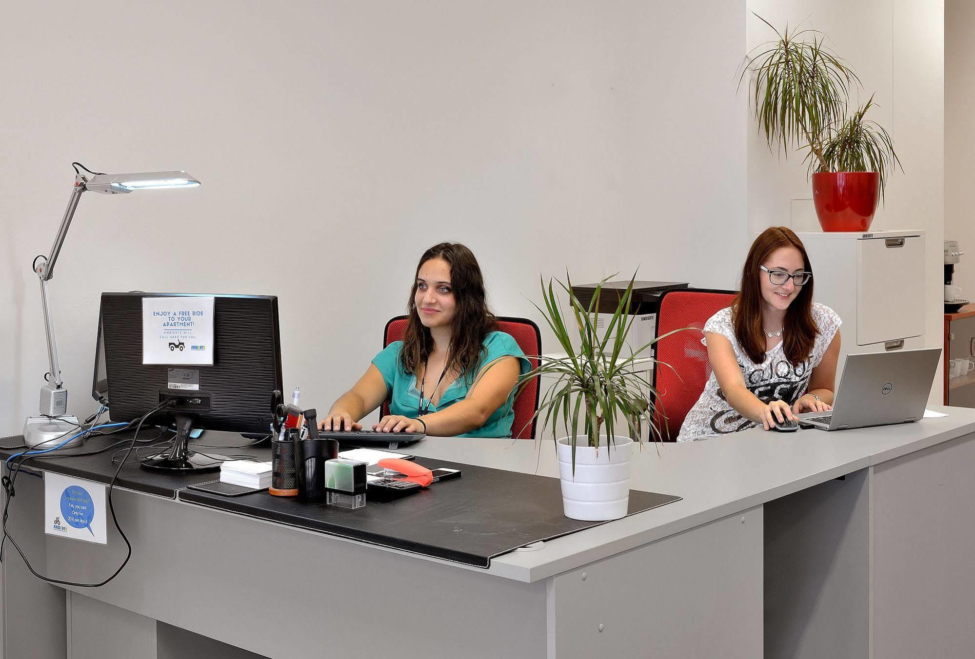 Ambiente Serviced Apartments - Dunajska Pozsony Kültér fotó