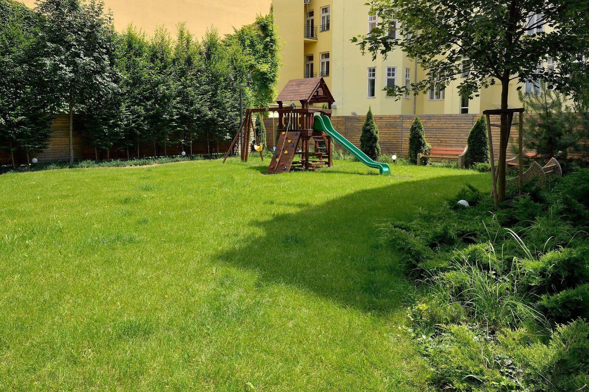 Ambiente Serviced Apartments - Dunajska Pozsony Kültér fotó