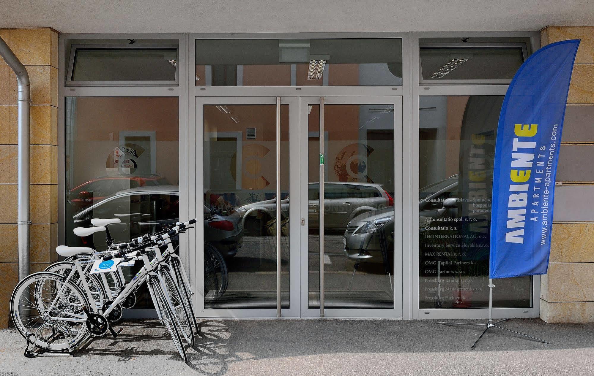 Ambiente Serviced Apartments - Dunajska Pozsony Kültér fotó