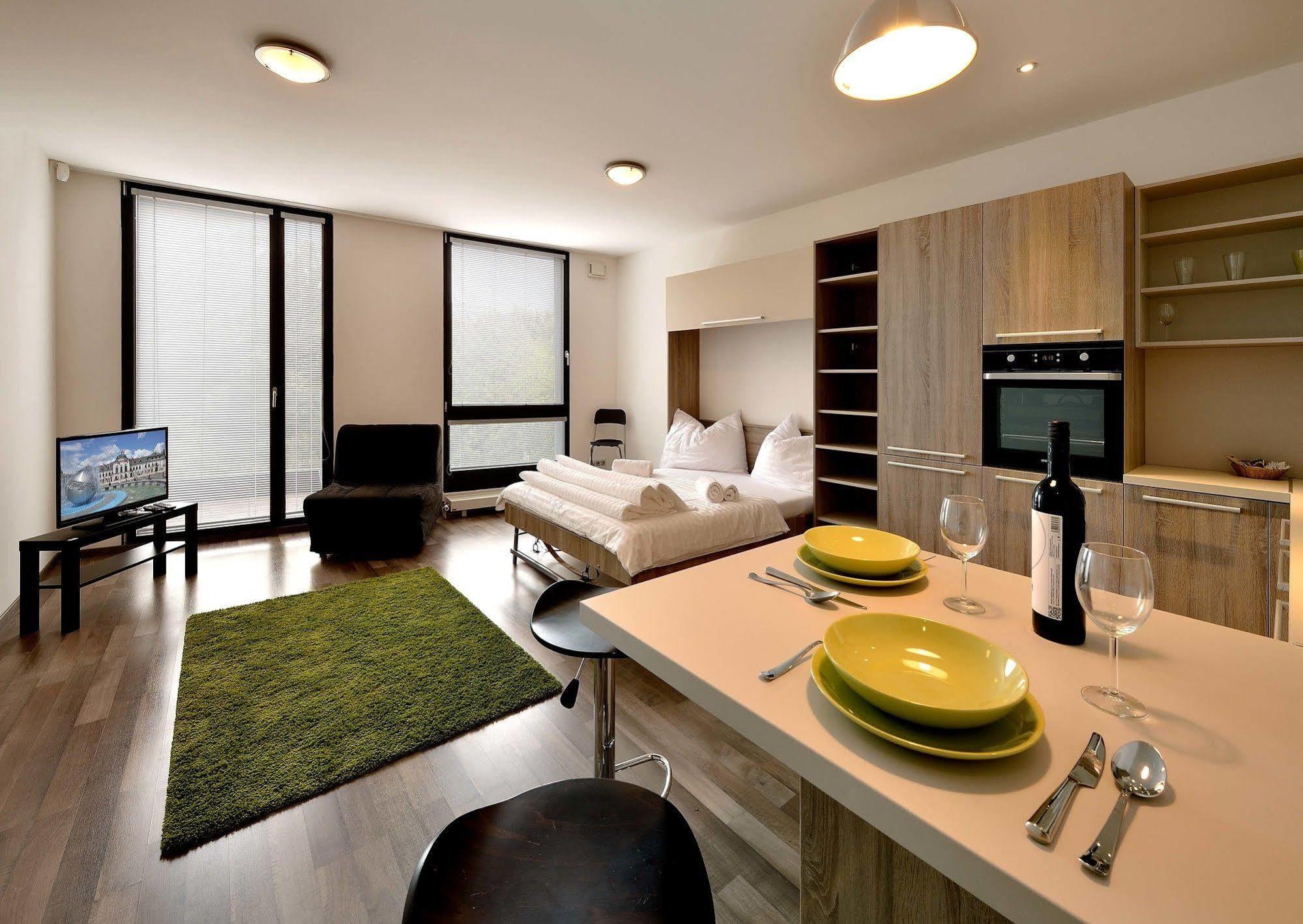 Ambiente Serviced Apartments - Dunajska Pozsony Kültér fotó