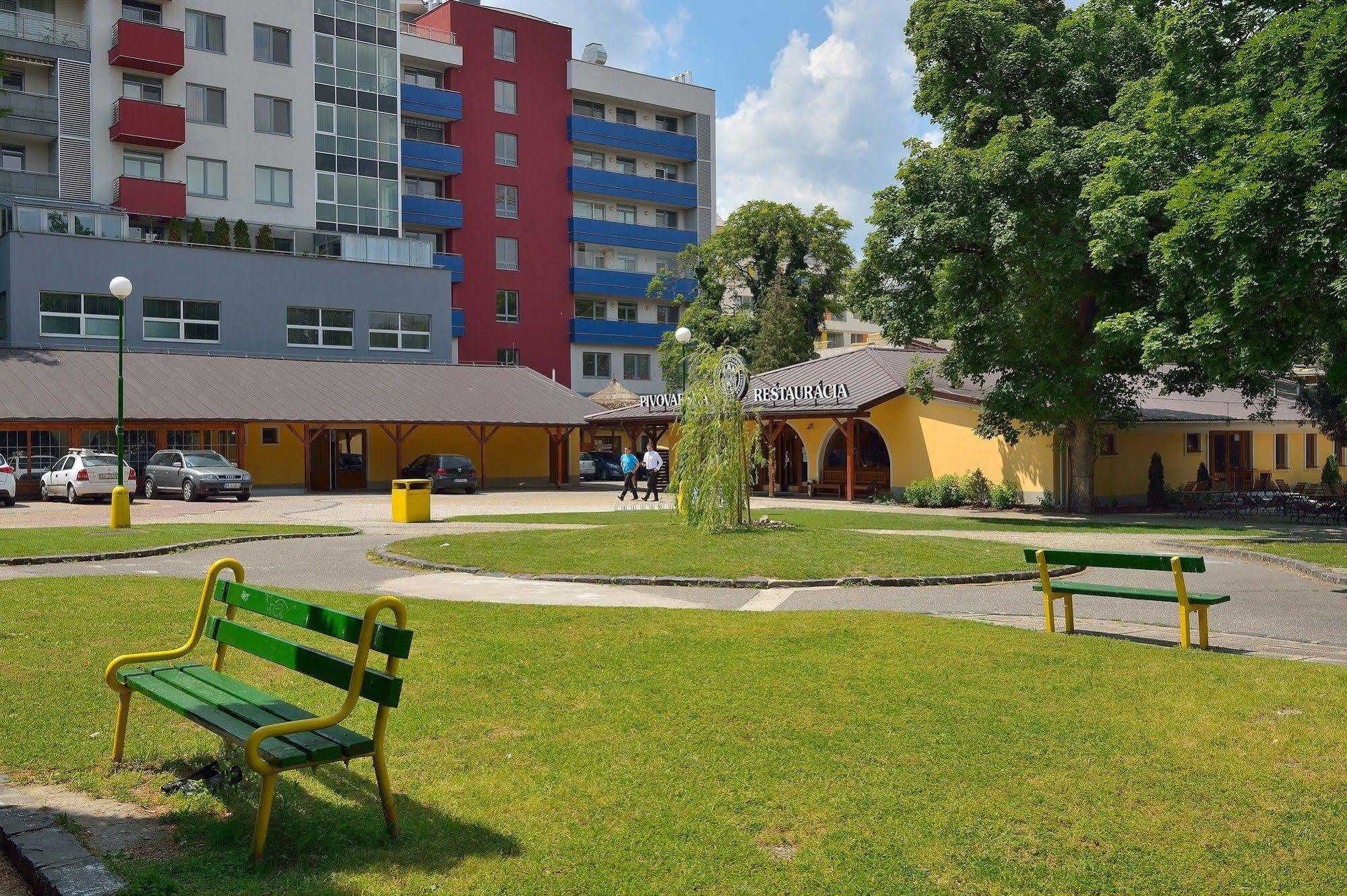 Ambiente Serviced Apartments - Dunajska Pozsony Kültér fotó